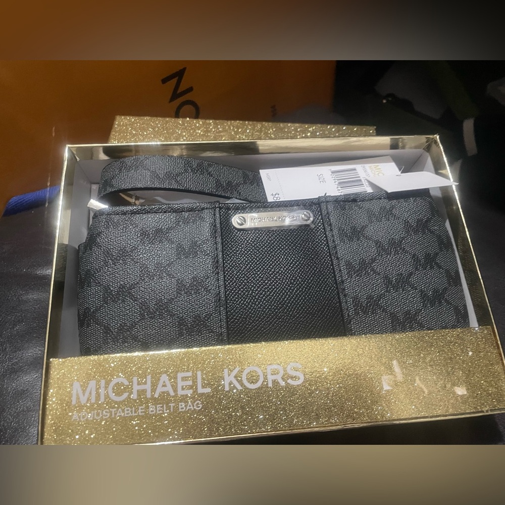 Michael Kors Gray and Black Belt Bag woman size L/XL - Picture 3 of 8